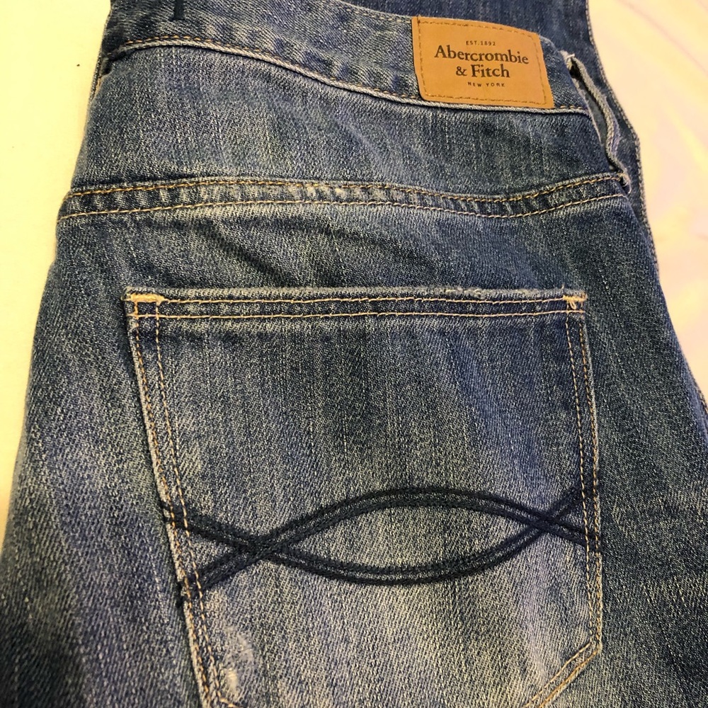 Abercrombie & Fitch Mom Jeans
